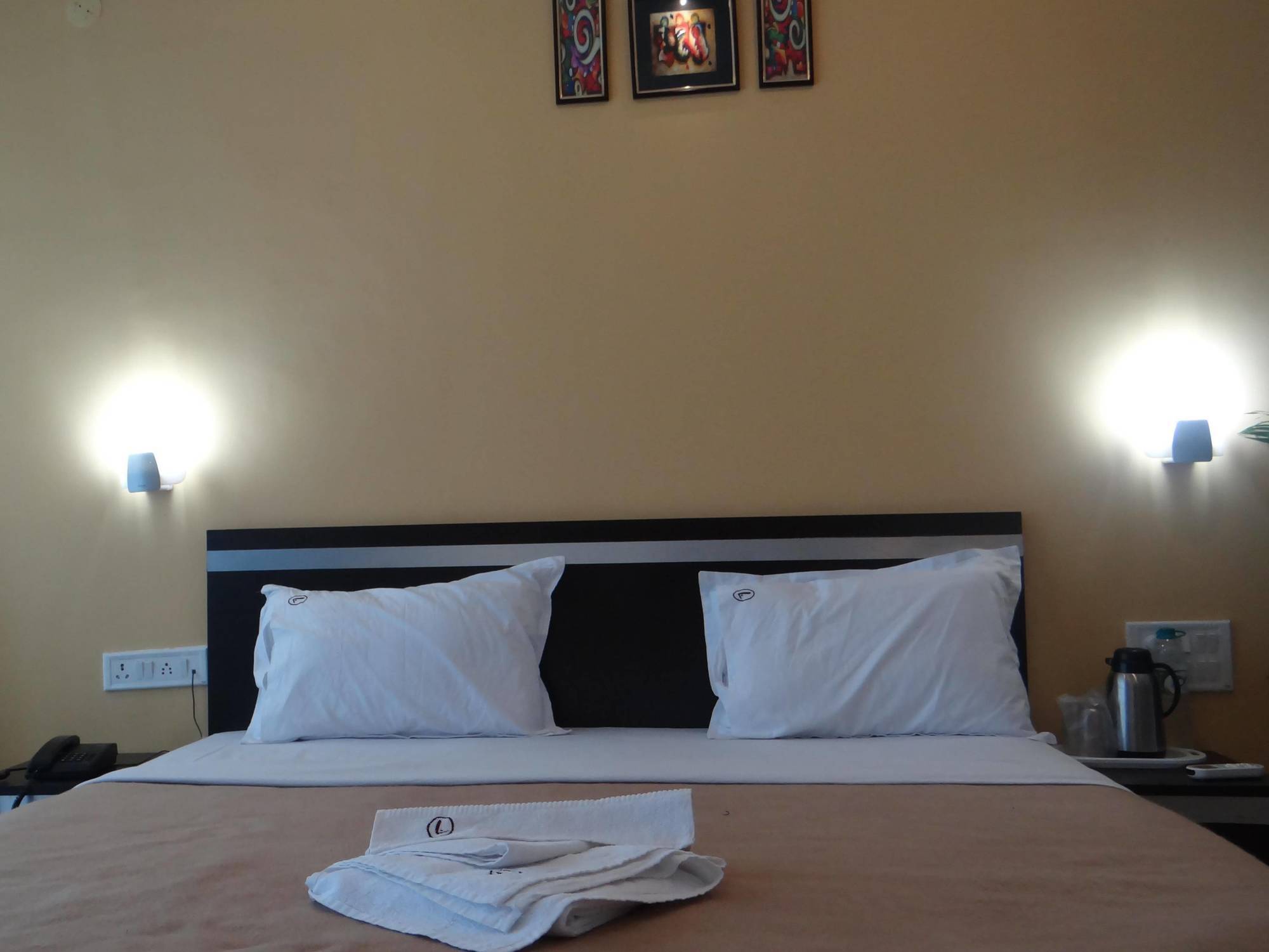 Linear Inn Indore Ngoại thất bức ảnh